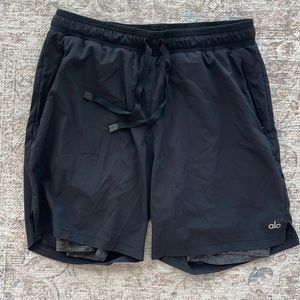 Alo Men’s 7” Utility 2 in 1 Shorts